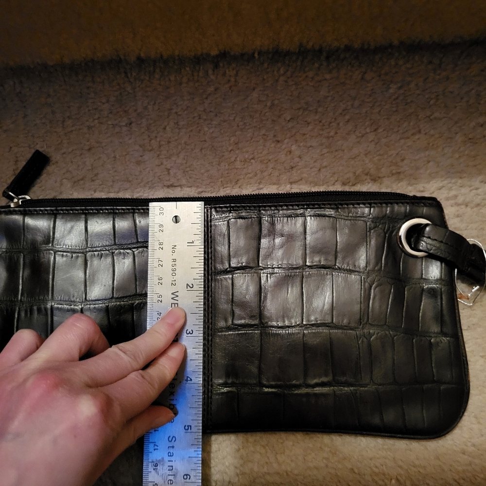 DANIER DARK BROWN LEATHER FAUX CROCO EMBOSSED WRISTLET! - Picture 9 of 10